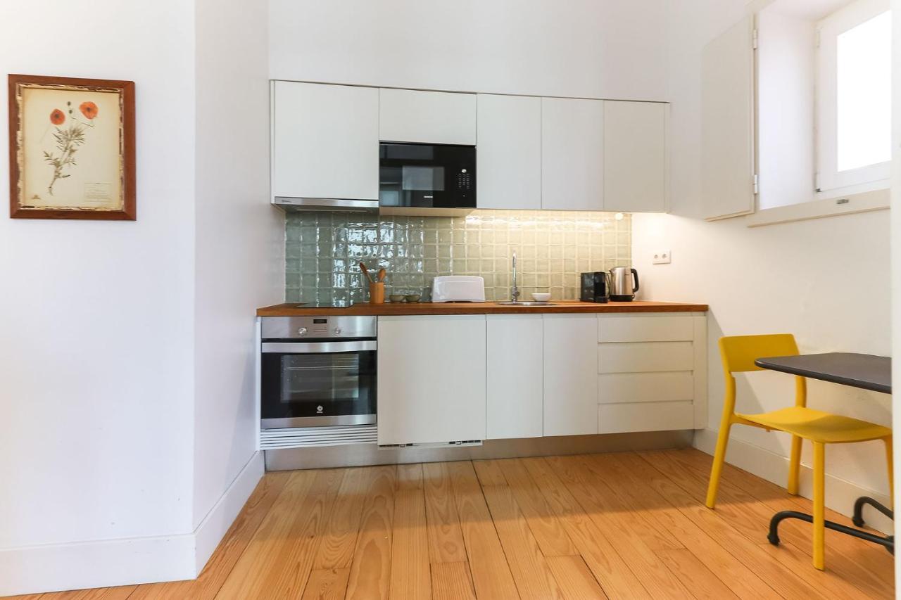 Alfama Deluxe By Homing Apartment Lisbon Bagian luar foto