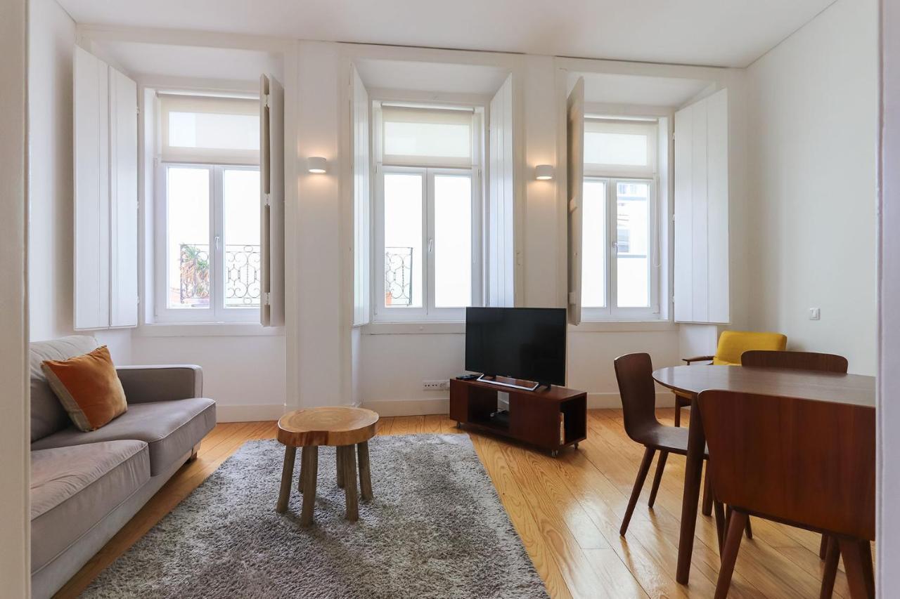 Alfama Deluxe By Homing Apartment Lisbon Bagian luar foto