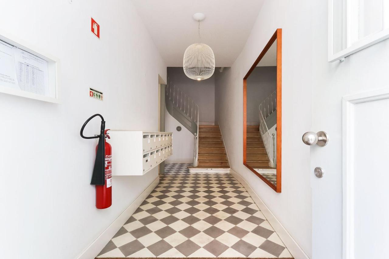 Alfama Deluxe By Homing Apartment Lisbon Bagian luar foto
