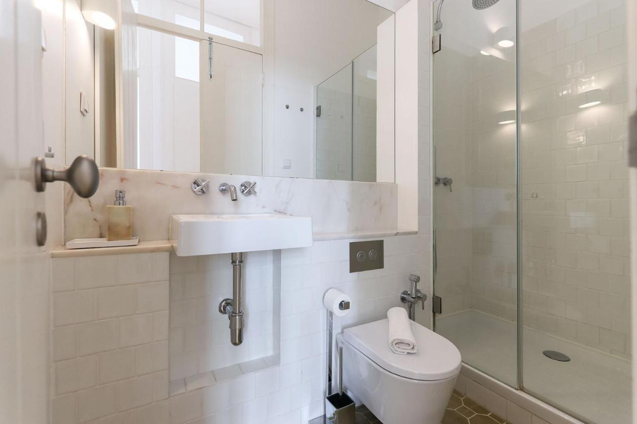 Alfama Deluxe By Homing Apartment Lisbon Bagian luar foto
